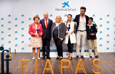 Foto de familia de los participantes en la presentación de la campaña