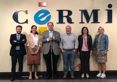 Foto de familia de los representantes del CERMI y del Consejo Danés de la Discapacidad