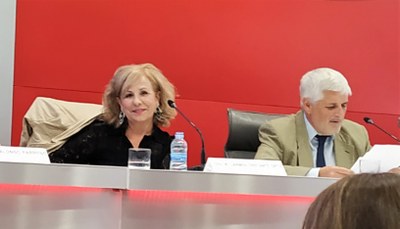 La profesora y trabajadora social Carmen Tristante, en la mesa de la jornada
