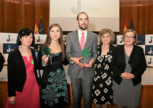 De izquierda a derecha: Esther Requena, Sandra, Javier, la ministra Carcedo e Imelda Fernández