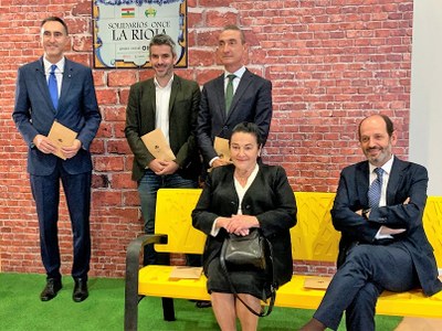 Los premiados posan antes de arrancar la gala