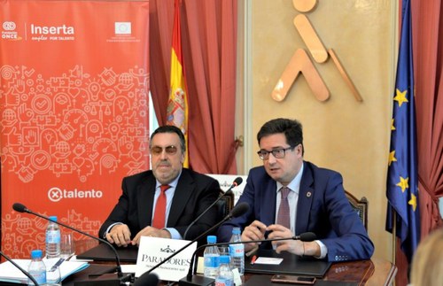 Carballeda y López durante la reunión de la firma del acuerdo