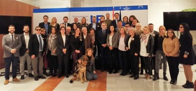 La delegación al completo en la sede de la Representación Permanente de España en Bruselas, con el embajador Aristegui en el centro de la imagen La delegación al completo en la sede de la Representación Permanente de España en Bruselas, con el embajador Aristegui en el centro de la imagen