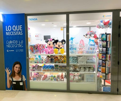 Fachada de la nueva tienda en Murcia