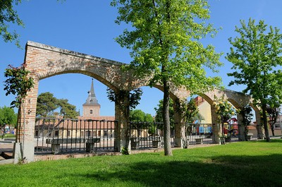 La Plaza de los Arcos en Sevilla la Nueva