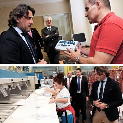Montaje gráfico con Matos visitando el departamento de tecnologías adaptadas de la sede de la ONCE (arriba) y en la lavandería de Ilunion