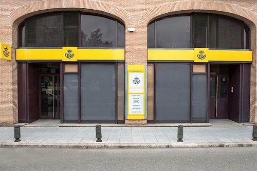 Fachada de un oficina de correos