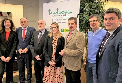 El jurado de los Premios Solidarios ONCE Euskadi 2019, reunido en Bilbao tras emitir el fallo