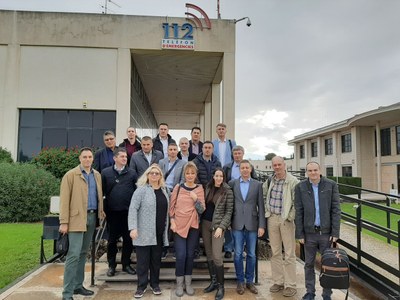 La delegación serbia a las puertas de Emergencias 112 en la Comunidad de Valencia