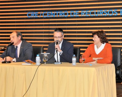 Gómez Viñas en la presentación de su manual