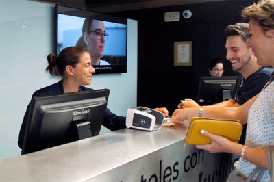 Imagen de la Recepción de uno de los hoteles Ilunion