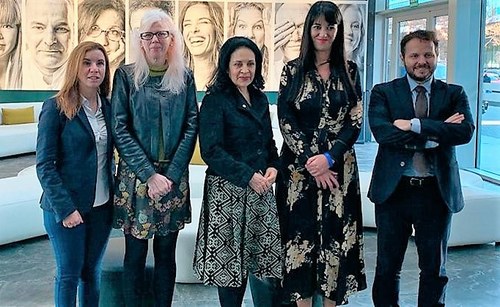 La primera Dama, en el centro de la imagen, con los responsables del Grupo Social ONCE y del hotel Ilunion Atrium