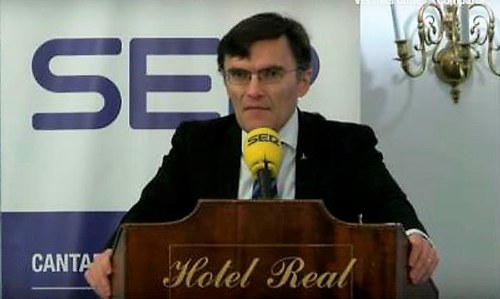 Momento de la intervención de Alberto Durán en el Foro SER Cantabria