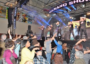 Cierre de fiesta en Madrid, con actuación y baile incluidos