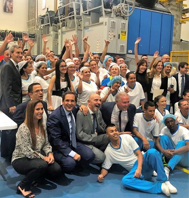 Inauguración el año pasado de la primera lavandería industrial de Ilunion en Colombia