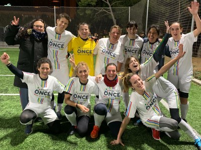 Las chicas del equipo ONCE celebrando un triunfo