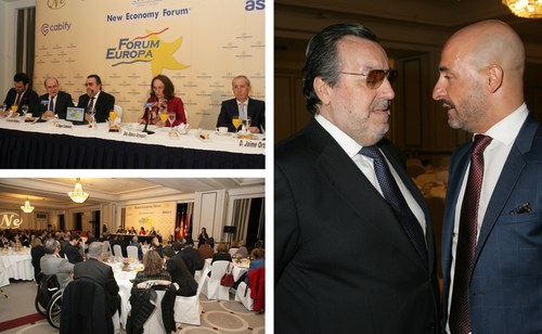 Collage de imágenes: A la izquierda panorámicas de la mesa y la sala del encuentro. A la derecha, Carballeda y Jesús Celada, director general de Políticas de Discapacidad 