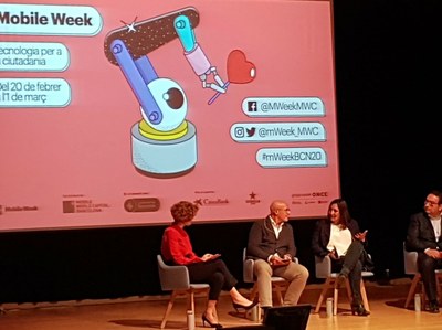 La mesa de debate inaugural de las Jornadas en el Auditorio de la ONCE en Barcelona