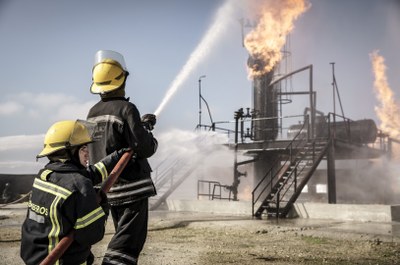 Bomberos de la escuela VIGILES en plena acción