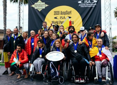 Foto de familia del equipo al completo, con sus técnicos, en California