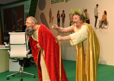 Pipu en escena con La Luciérnaga