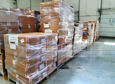 Un pedido con material de KIABI en un almacenamiento de nuestro país dispuesto a su distribución