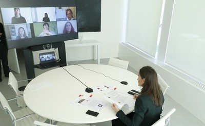 Momento de la videoconferencia de la reina con las representantes de la FCM (Fotos Casa Real)