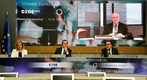 Mesa presidencial del acto con Miguel Carballeda a la derecha de la imagen