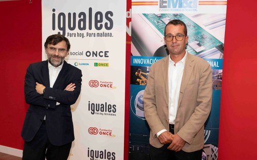 Ángel Escribano (a la derecha) y Alberto Durán, en la firma del convenio