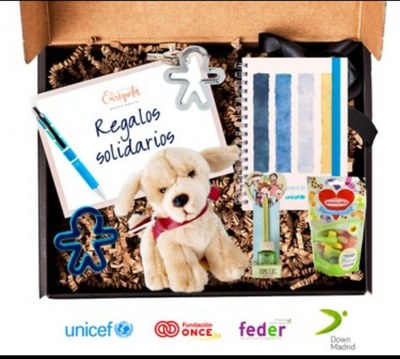Caja con el original regalo solidario de 'Enriqueta'