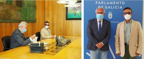 Miguel Ángel Santalices (a la izquierda) y Manuel Martínez Pan en la sede del Parlamento gallego