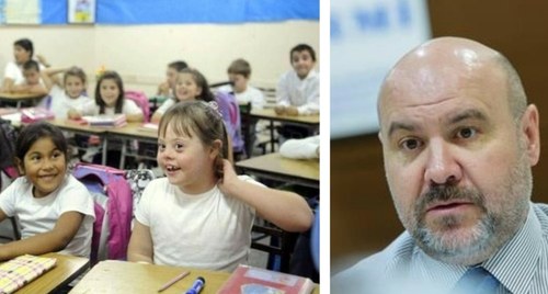 Una niña con síndrome de Down junto a otros compañeros en un aula inclusiva y, a la dercha, Luis Cayo Pérez