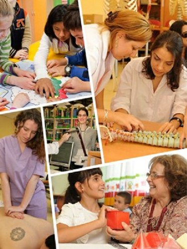Collage de imágenes de archivo referidas a la educación, anteriores a la pandemia