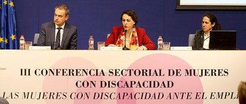 Mesa de debate de la III Conferencia Sectorial de Mujeres con Discapacidad en 2019, con ex presidente Zapatero, la ex ministra de Trabajo, Magdalena Valerio, y la presidenta de la FCM, Ana Peláez
