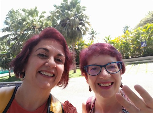 Rosa María Blanco y Natalia Bueno, voluntarias de FOAL