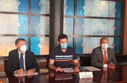 Acto de la firma del convenio en Dos Hermanas