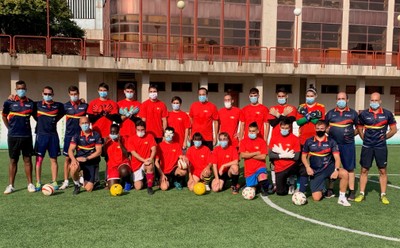 La selección al completo (jugadores y técnicos) posa durante la concentración en Madrid