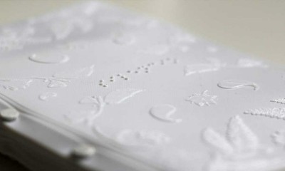 Una de las páginas en relieve del libro en 3D 'Silencio'