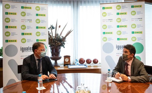 Enrique Cortés y Andrés Ramos firman el convenio de colaboración Enrique Cortés y Andrés Ramos firman el convenio de colaboración