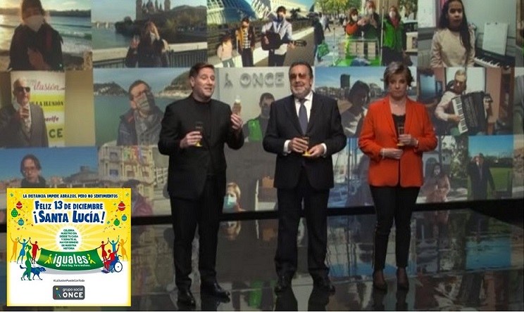Carlos Latre, Miguel Carballeda y Estela Landrove en el momento del brindis final de la gala