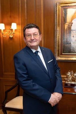 Posado de Ángel Sánchez
