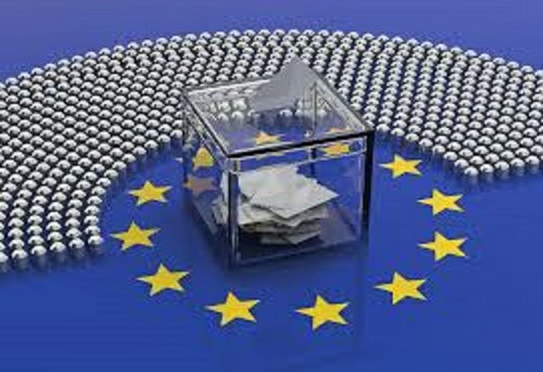 Urna transparente con votos al PE