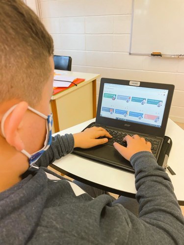  Escolar participante en el  37 Concurso Escolar del Grupo Social ONCE
