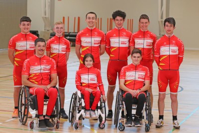 Joven equipo de ciclismo de Cofidís Promesas Paralímpicas