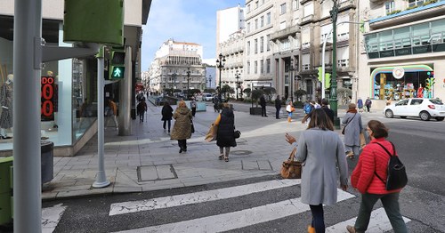 Semáforo en una de las principales vías de Vigo