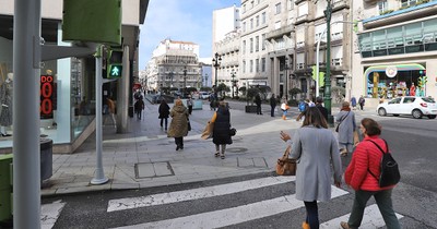 Semáforo en una de las principales vías de Vigo