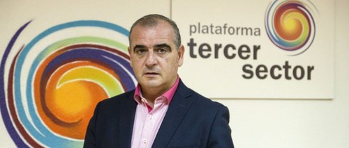 Luciano Poyato junto al logo del Tercer Sector