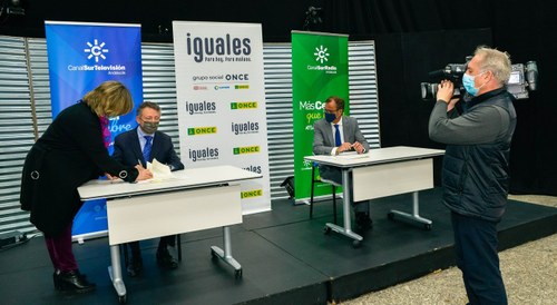 Momento de la firma del acuerdo