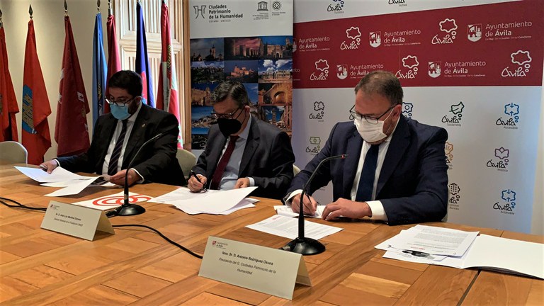 Momento de la firma del convenio