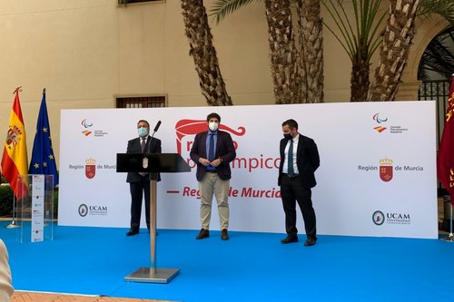De izda. a dcha. Miguel Carballeda, López Miras y José Luis Mendoza